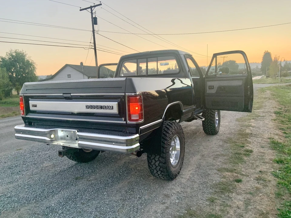 1990 Dodge Ram 1st Gen - Image 27 of 31