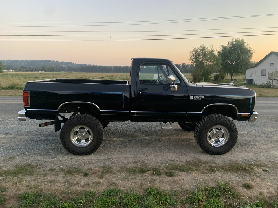 1990 Dodge Ram 1st Gen - Image 16 of 31