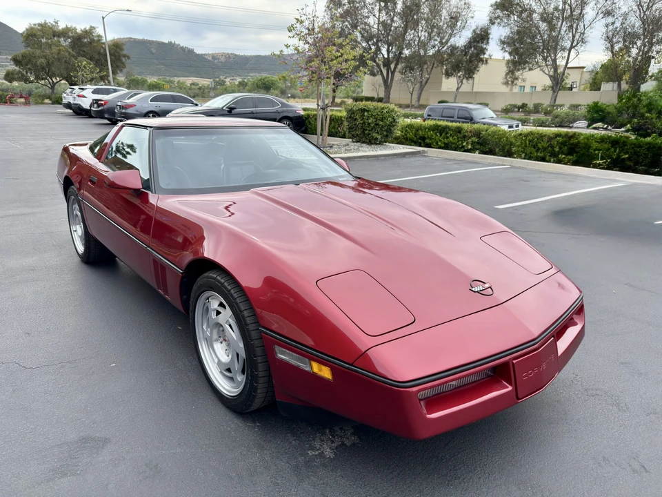 1990 Chevrolet Corvette C4 - Image 2 of 31