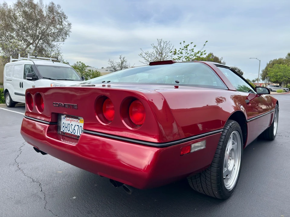 1990 Chevrolet Corvette C4 - Image 17 of 31