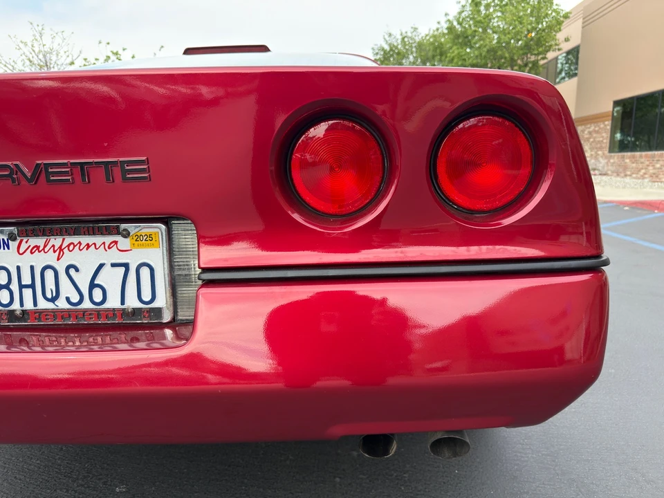 1990 Chevrolet Corvette C4 - Image 25 of 31