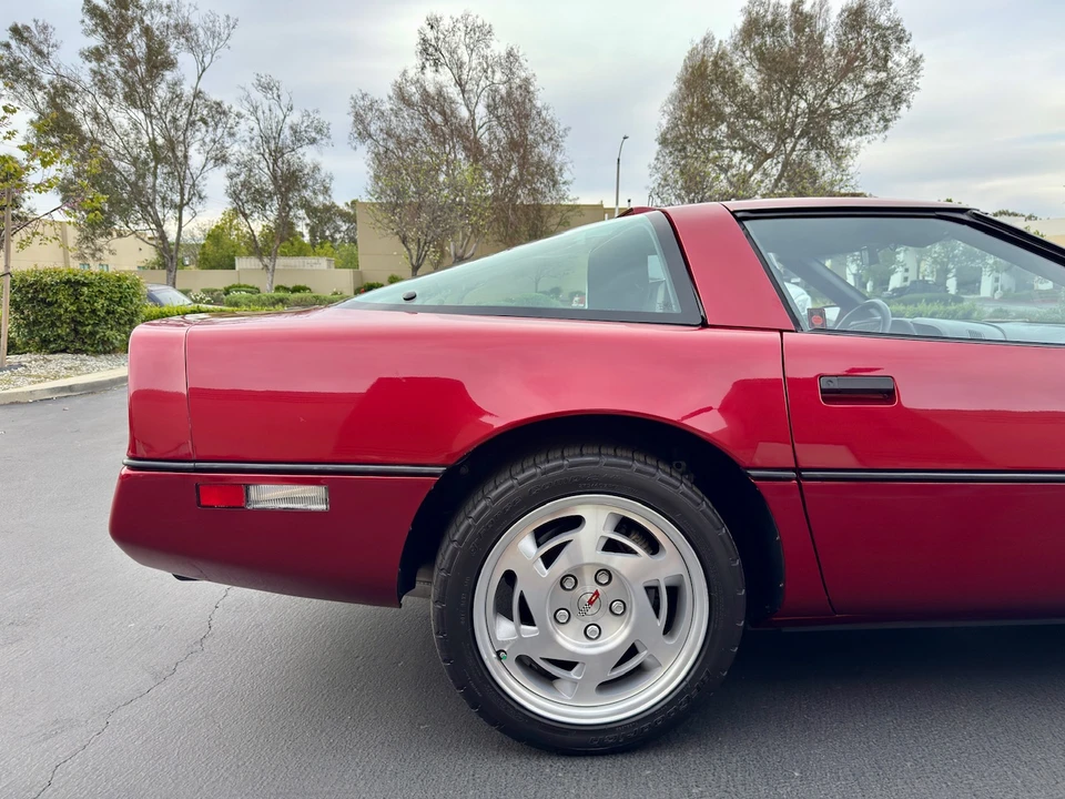 1990 Chevrolet Corvette C4 - Image 22 of 31