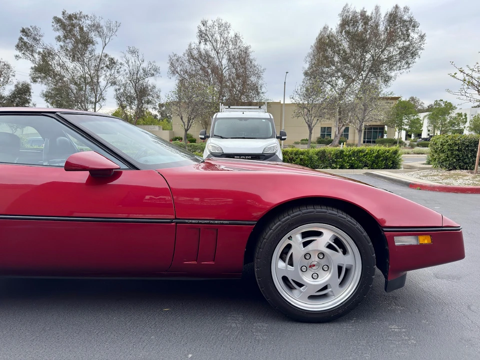 1990 Chevrolet Corvette C4 - Image 23 of 31