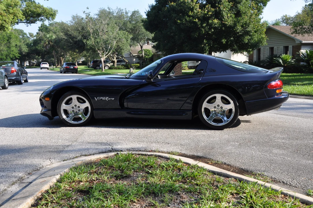 2001 Dodge Viper GTS 2nd Gen - Image 19 of 31