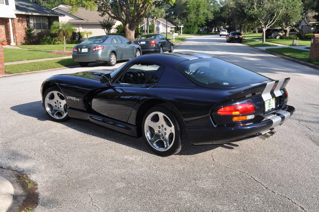 2001 Dodge Viper GTS 2nd Gen - Image 17 of 31