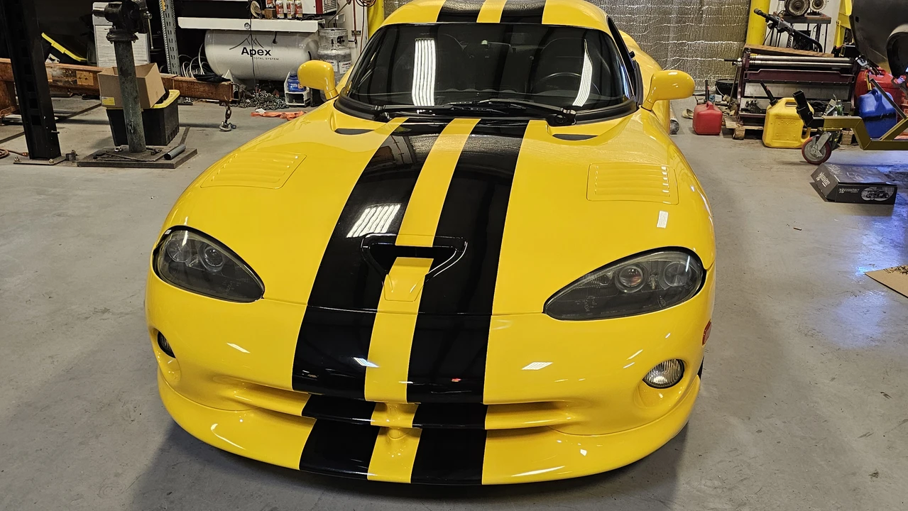 2002 Dodge Viper GTS 2nd Gen - Image 27 of 31