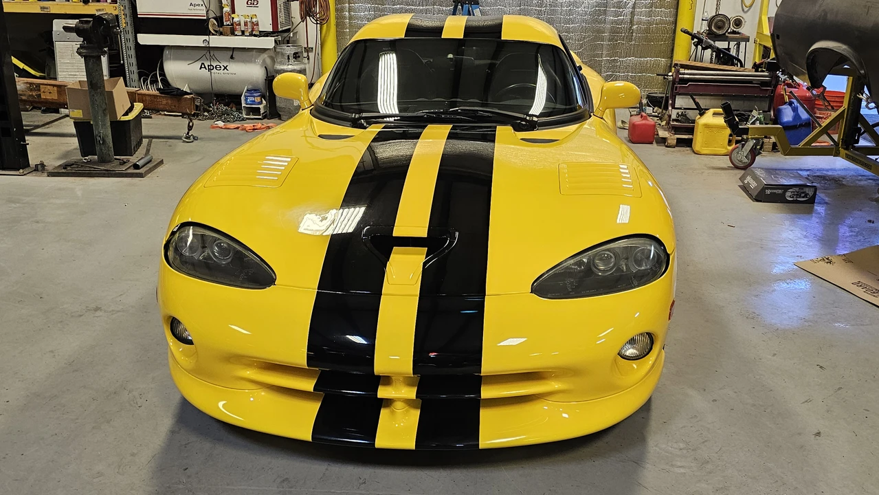 2002 Dodge Viper GTS 2nd Gen - Image 28 of 31