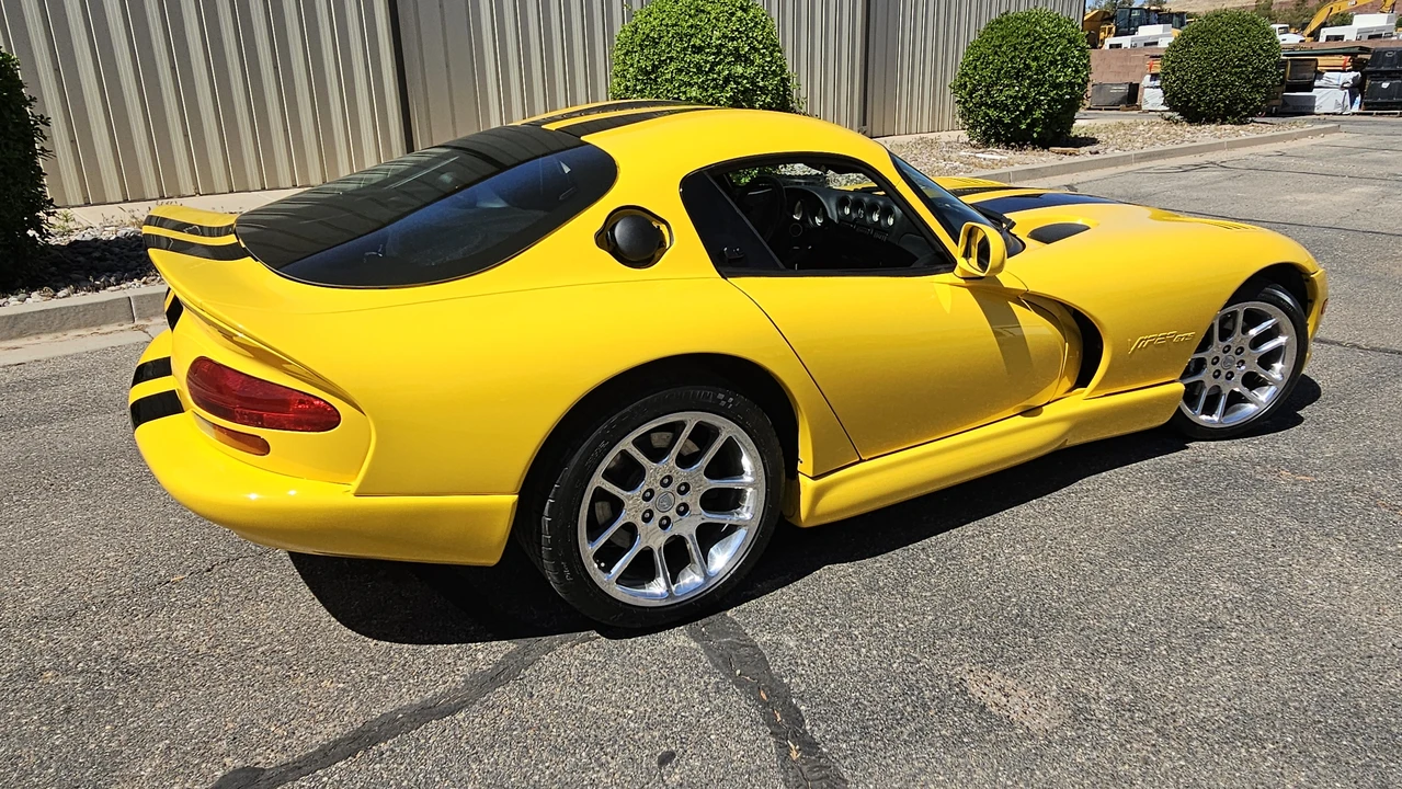 2002 Dodge Viper GTS 2nd Gen - Image 13 of 31