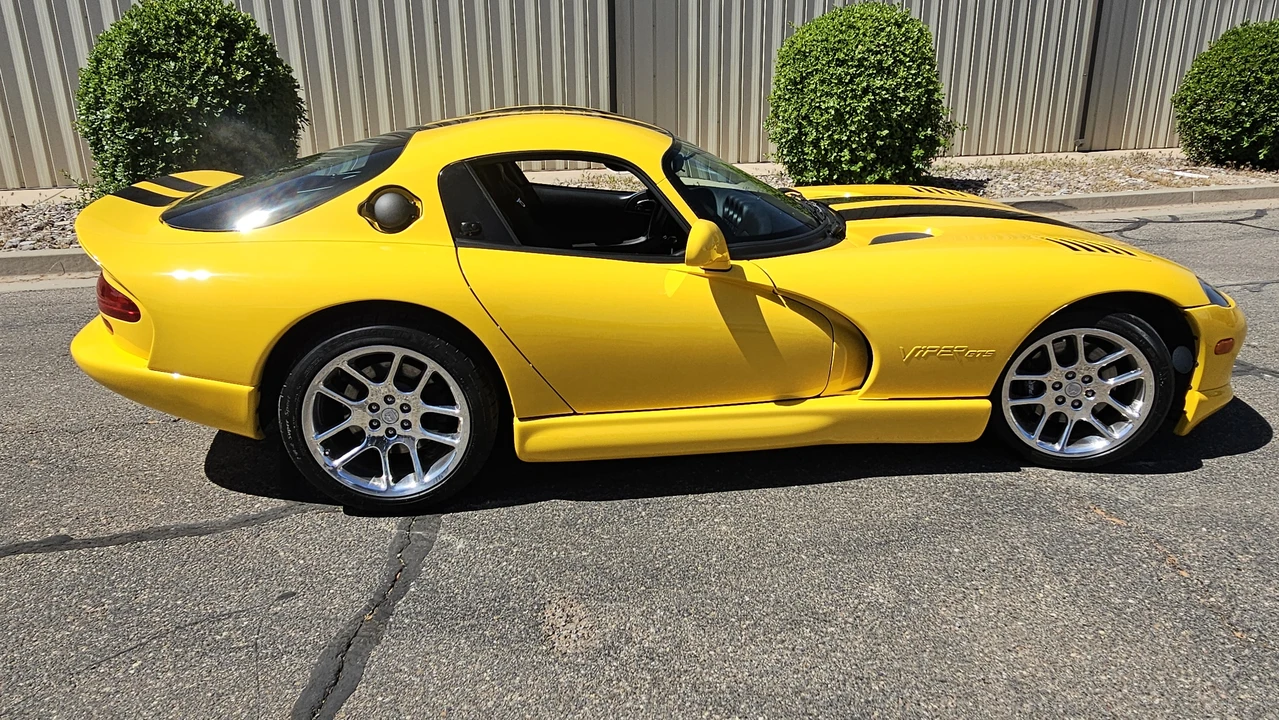 2002 Dodge Viper GTS 2nd Gen - Image 18 of 31