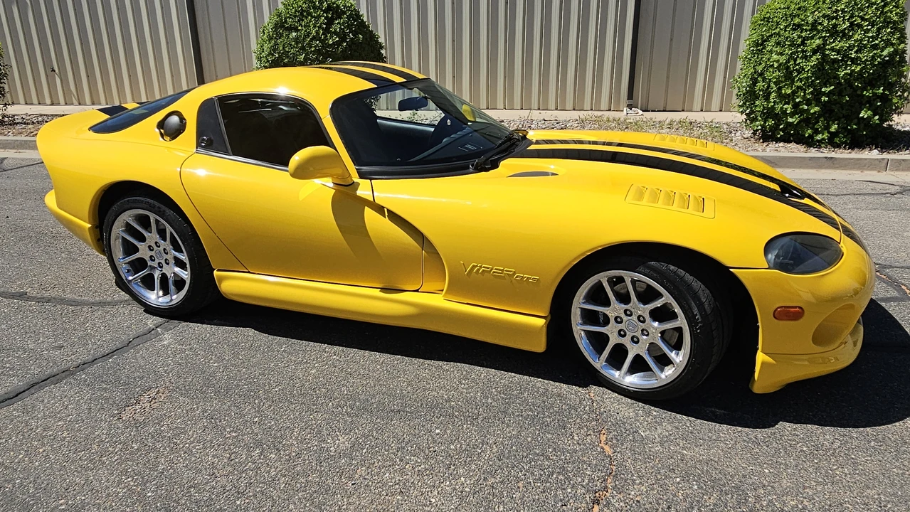 2002 Dodge Viper GTS 2nd Gen - Image 19 of 31