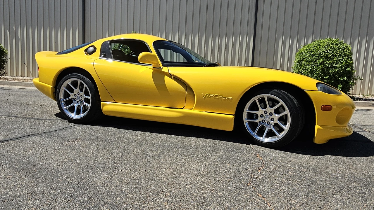 2002 Dodge Viper GTS 2nd Gen - Image 20 of 31