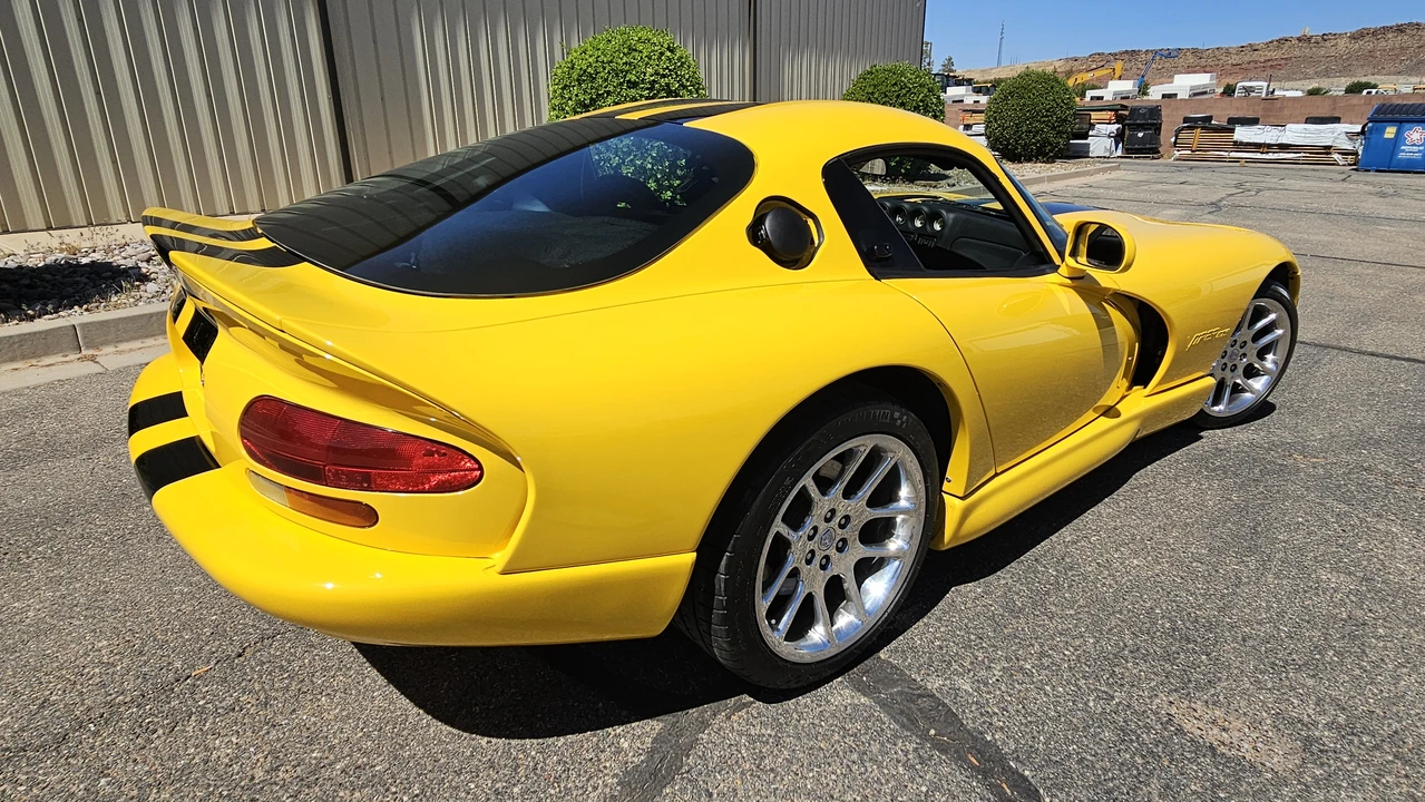 2002 Dodge Viper GTS 2nd Gen - Image 15 of 31