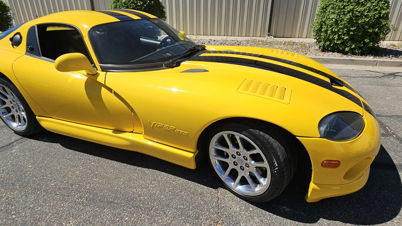 2002 Dodge Viper GTS 2nd Gen - Image 24 of 31