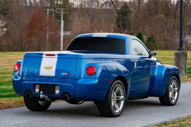 2006 Chevrolet SSR - Image 2 of 7