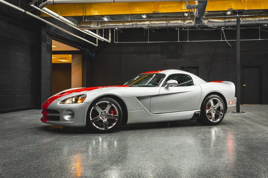 2010 Dodge Viper 4th Gen - Image 14 of 31