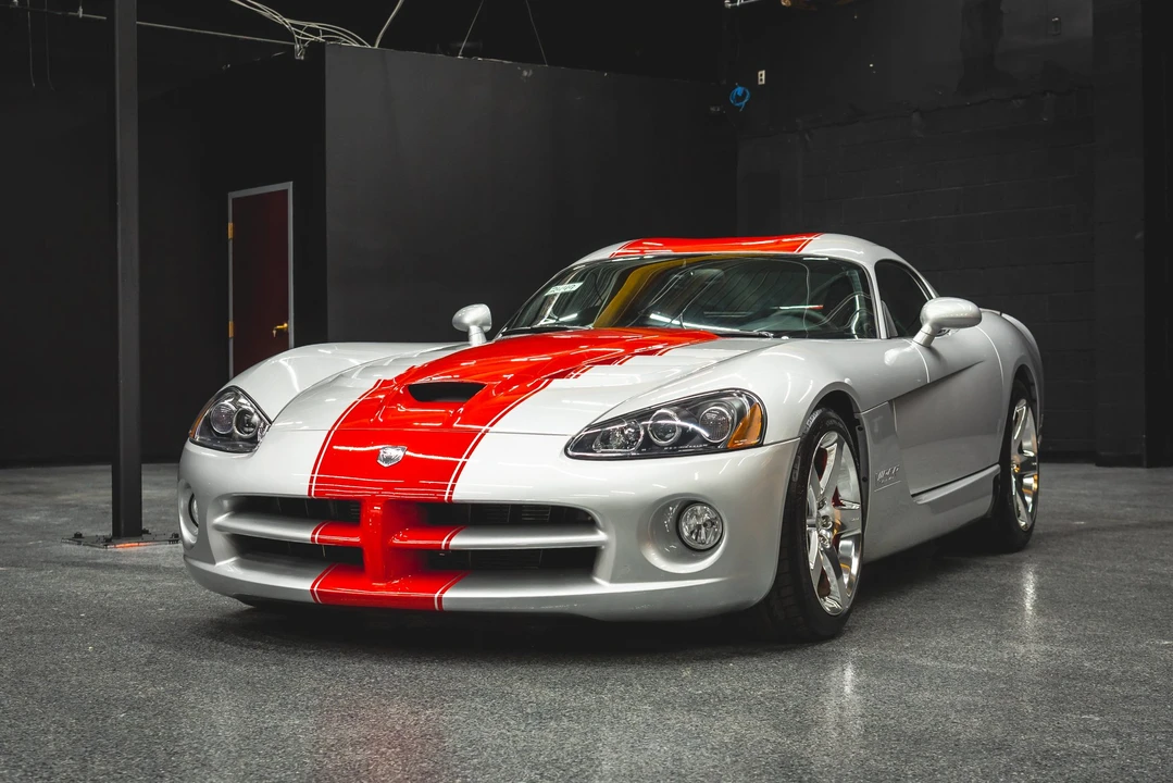 2010 Dodge Viper 4th Gen - Image 2 of 31
