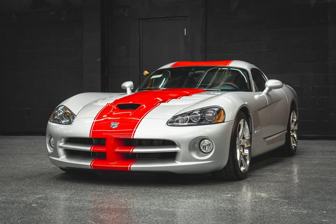 2010 Dodge Viper 4th Gen - Image 3 of 31