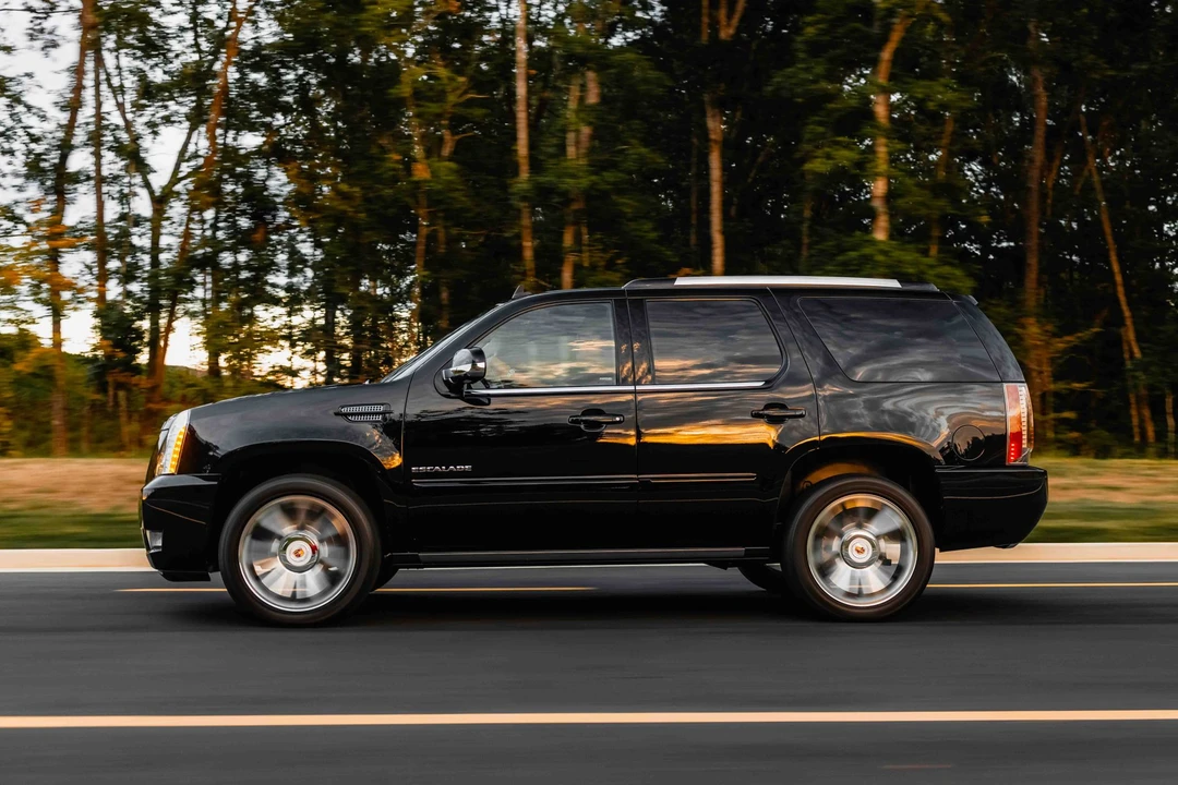 2014 Cadillac Escalade & EXT 3rd Gen - Image 19 of 31