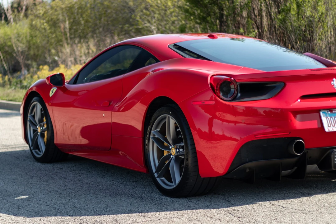 2016 Ferrari 488 GTB - Image 27 of 31