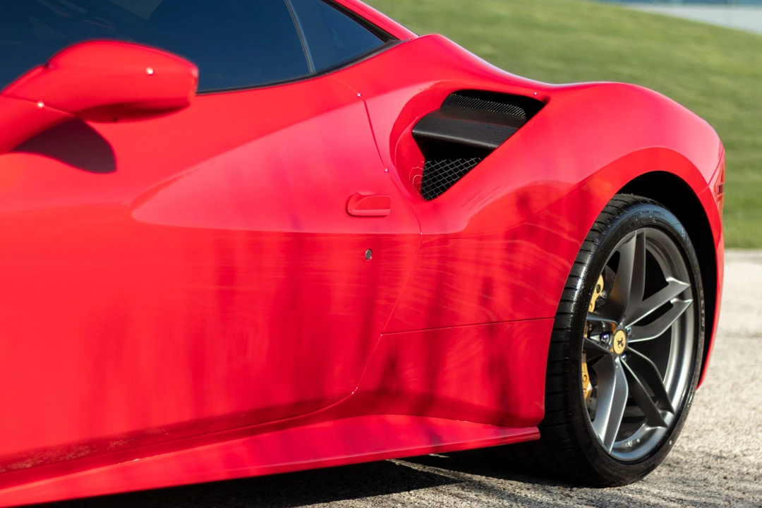 2016 Ferrari 488 GTB - Image 23 of 31