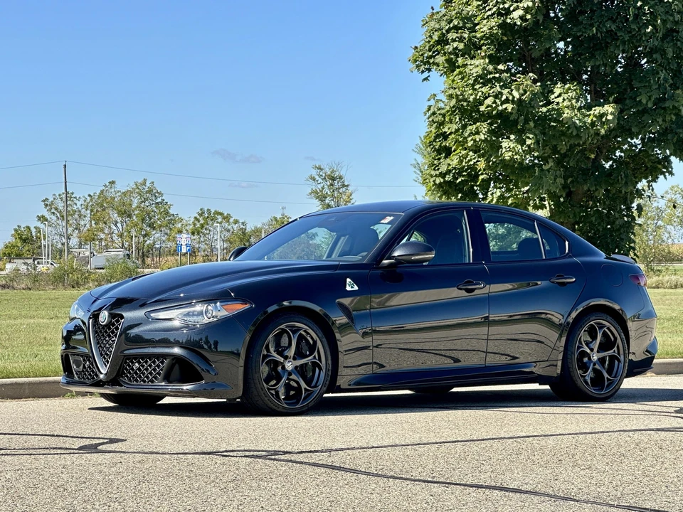 2017 Alfa Romeo Giulia Quadrifoglio - Image 27 of 31