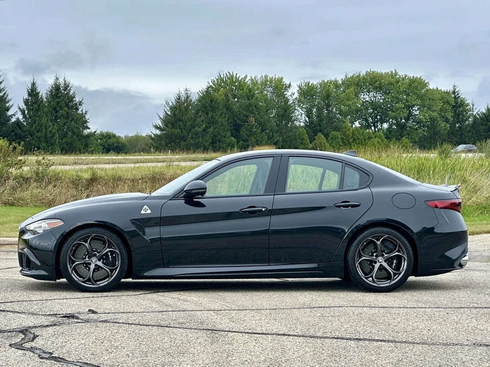 2017 Alfa Romeo Giulia Quadrifoglio - Image 12 of 31