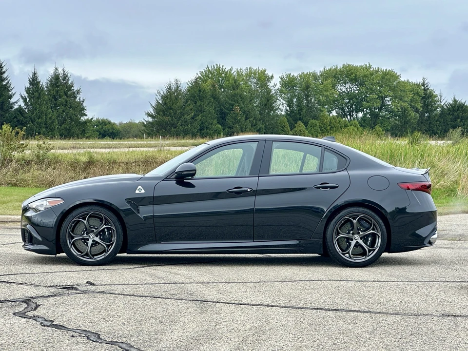 2017 Alfa Romeo Giulia Quadrifoglio - Image 14 of 31