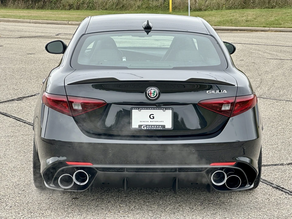 2017 Alfa Romeo Giulia Quadrifoglio - Image 17 of 31