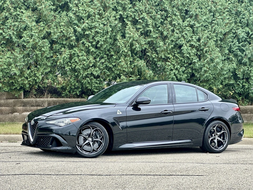 2017 Alfa Romeo Giulia Quadrifoglio - Image 8 of 31