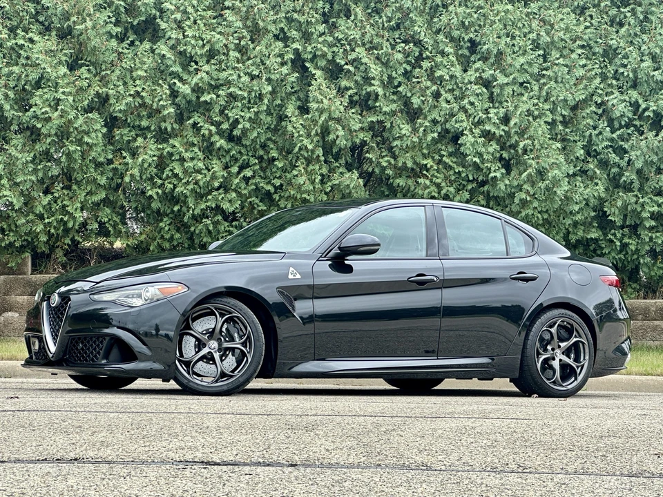 2017 Alfa Romeo Giulia Quadrifoglio - Image 7 of 31