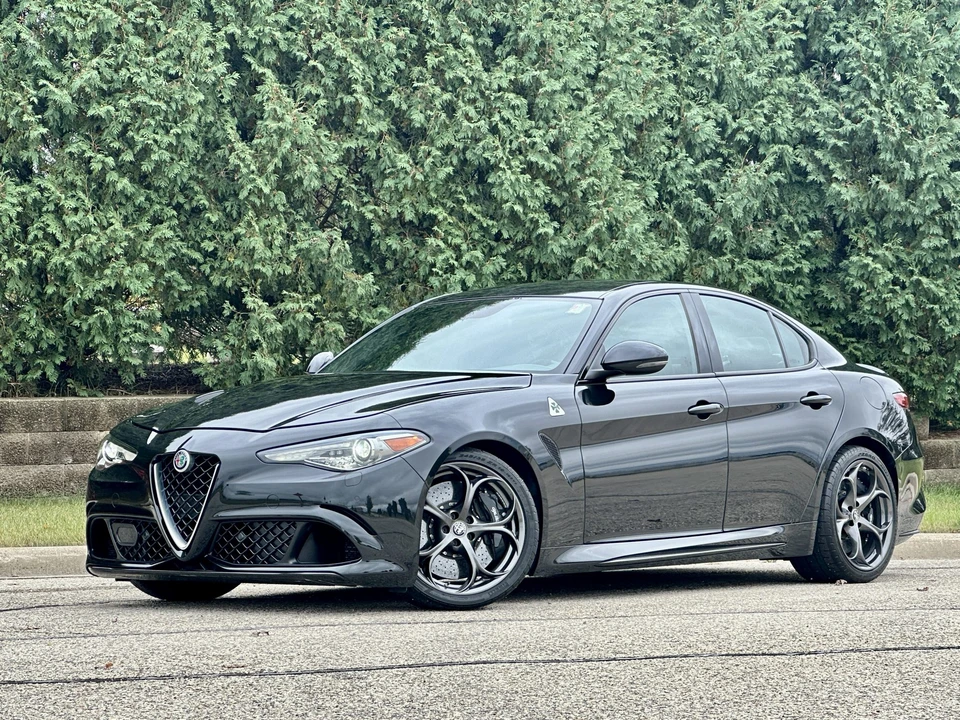 2017 Alfa Romeo Giulia Quadrifoglio - Image 3 of 31