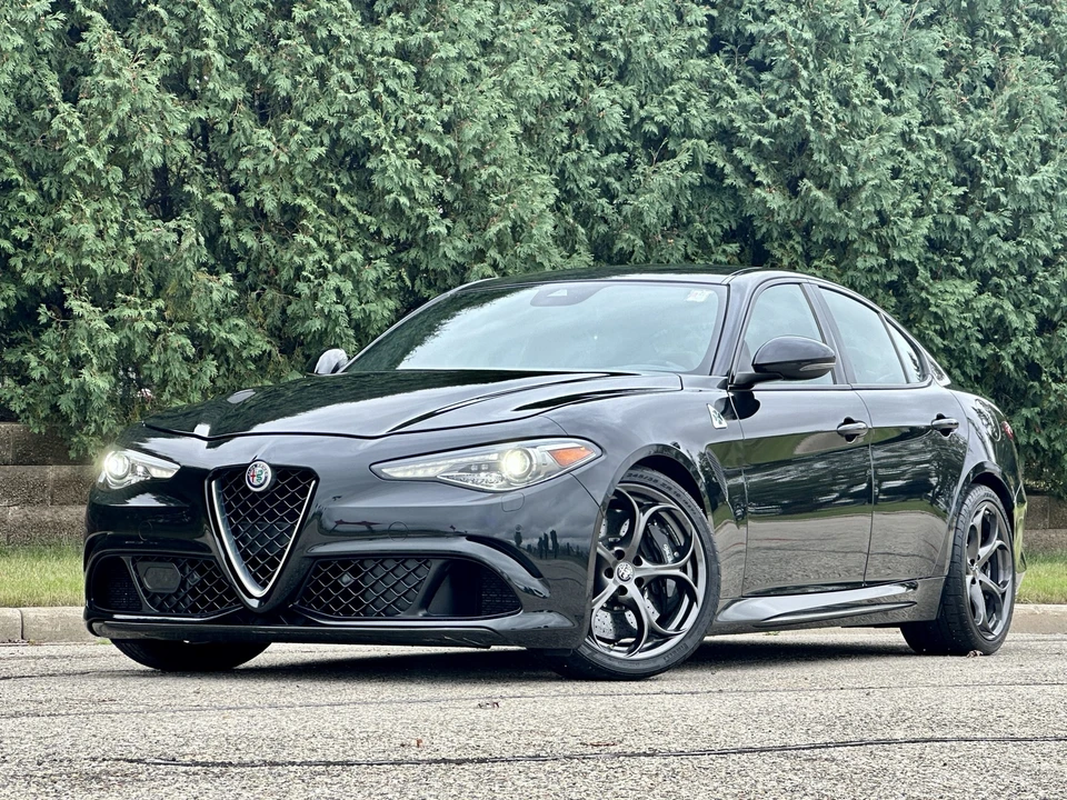 2017 Alfa Romeo Giulia Quadrifoglio - Image 2 of 31