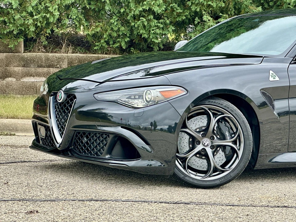2017 Alfa Romeo Giulia Quadrifoglio - Image 30 of 31