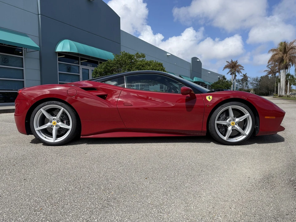 2019 Ferrari 488 GTB - Image 16 of 31