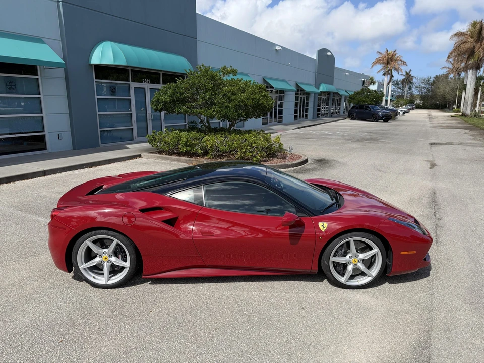 2019 Ferrari 488 GTB - Image 18 of 31