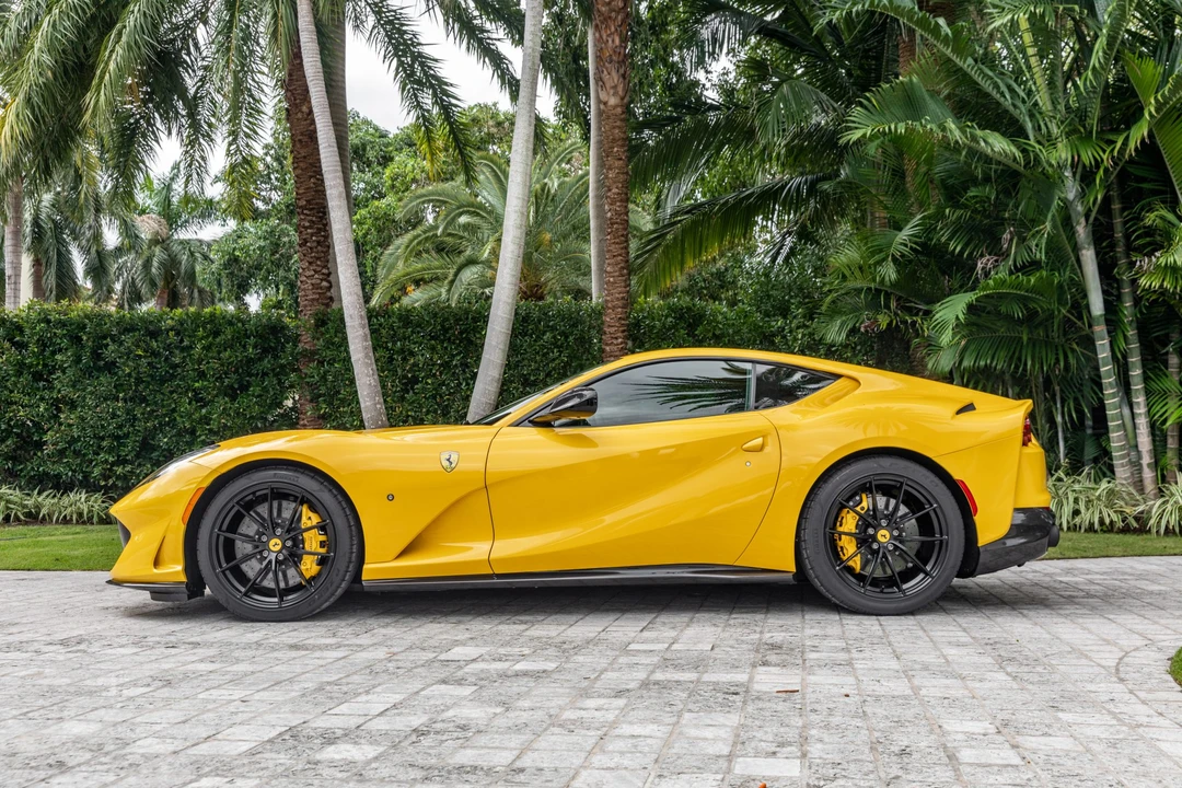 2019 Ferrari 812 Superfast - Image 10 of 31
