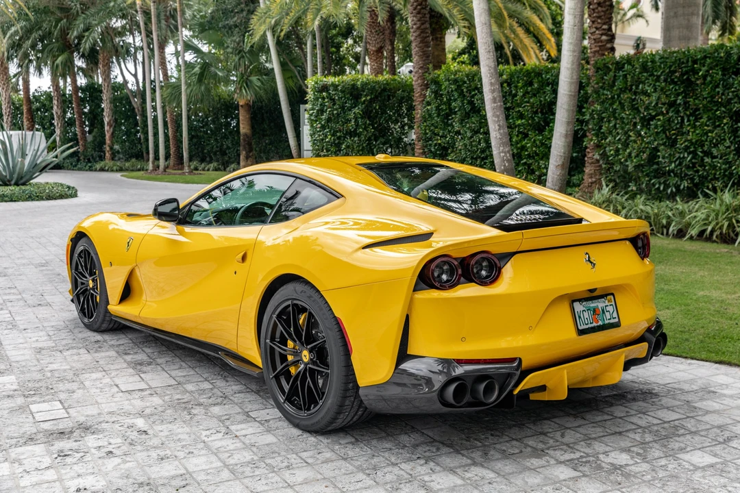 2019 Ferrari 812 Superfast - Image 9 of 31