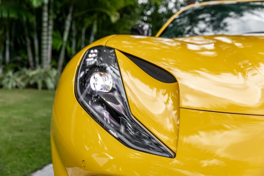 2019 Ferrari 812 Superfast - Image 17 of 31