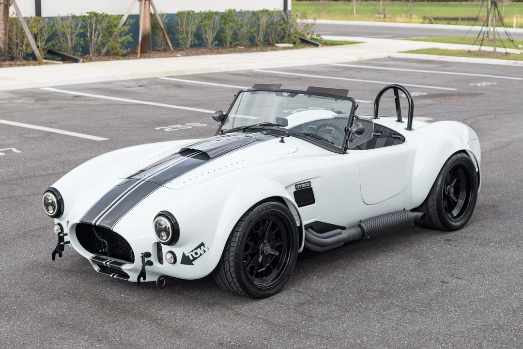 Shelby Cobra Replica - Image 2 of 31