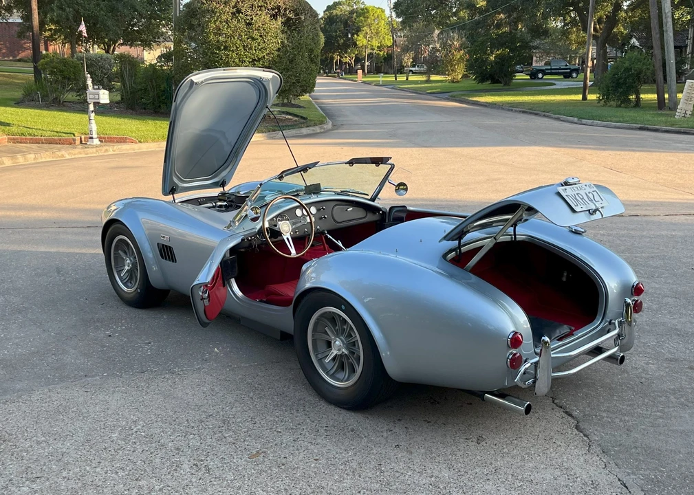 Shelby Cobra Replica - Image 14 of 31