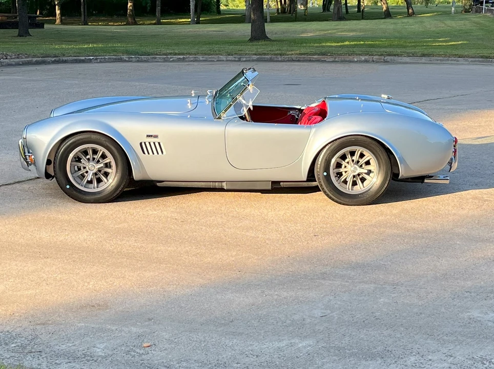 Shelby Cobra Replica - Image 10 of 31