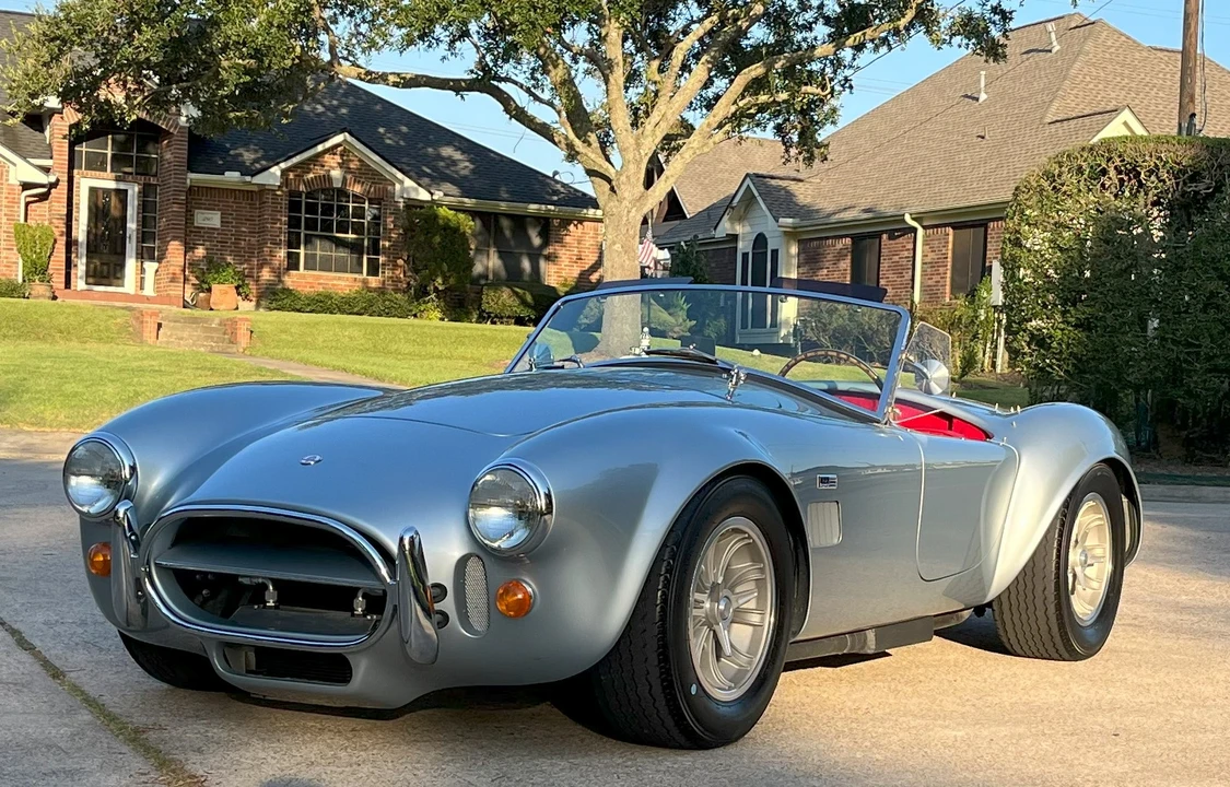 Shelby Cobra Replica - Image 8 of 31