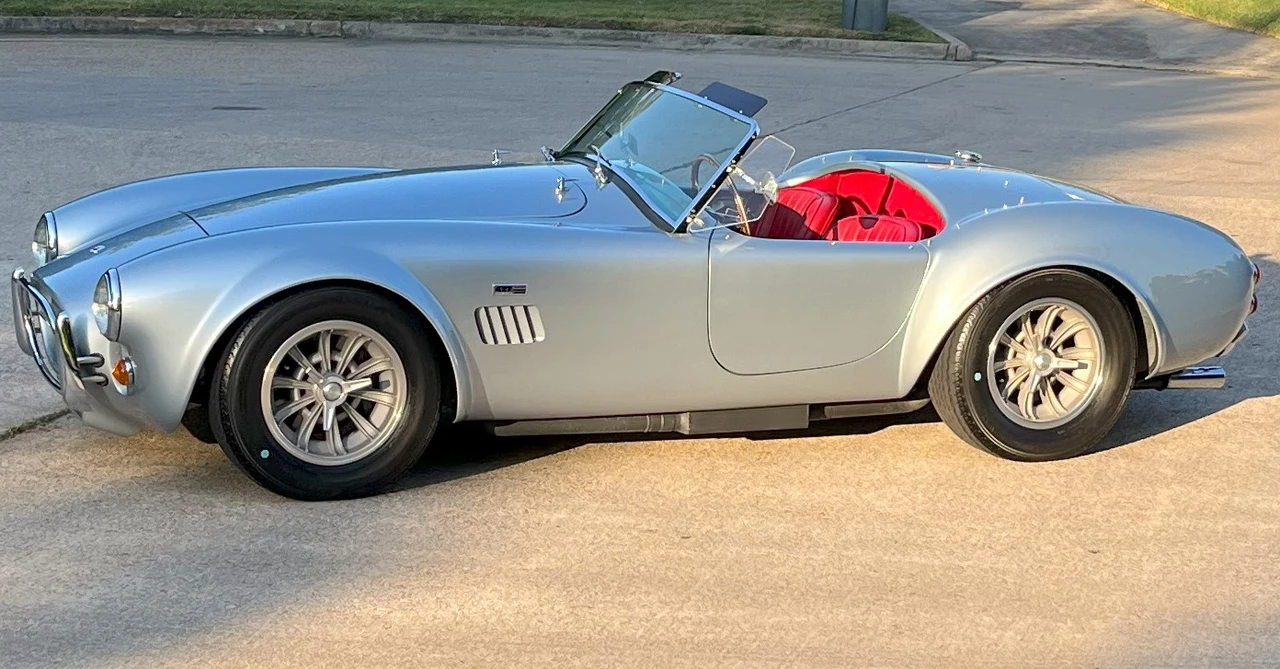 Shelby Cobra Replica - Image 9 of 31