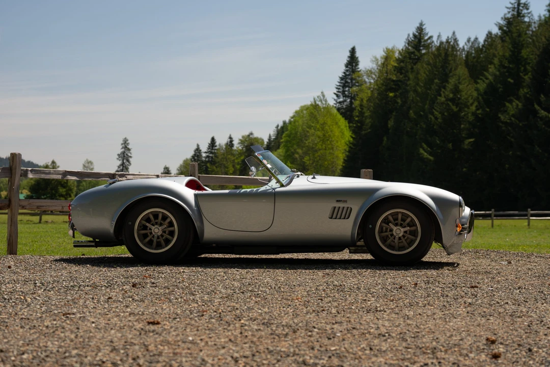 Shelby Cobra Replica - Image 3 of 31