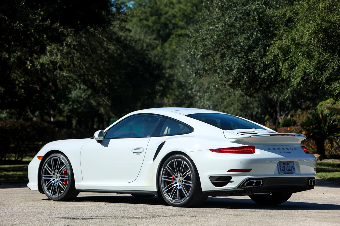 2015 Porsche 991 Turbo - Image 11 of 31