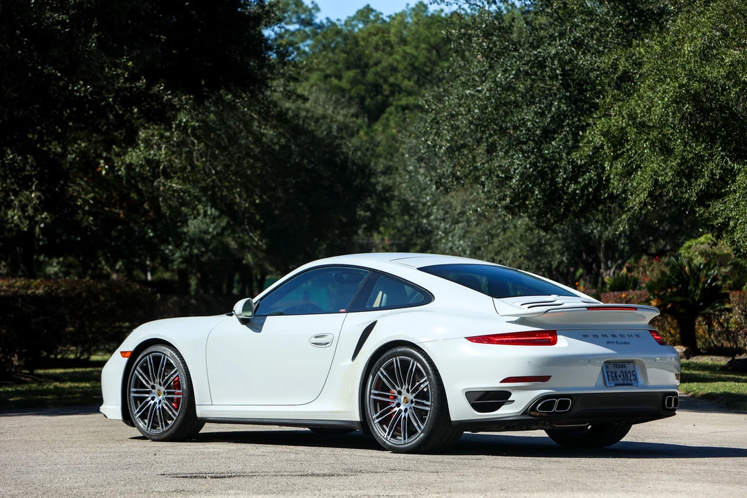 2015 Porsche 991 Turbo - Image 13 of 31