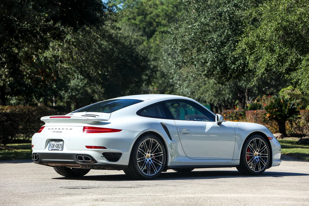 2015 Porsche 991 Turbo - Image 6 of 31