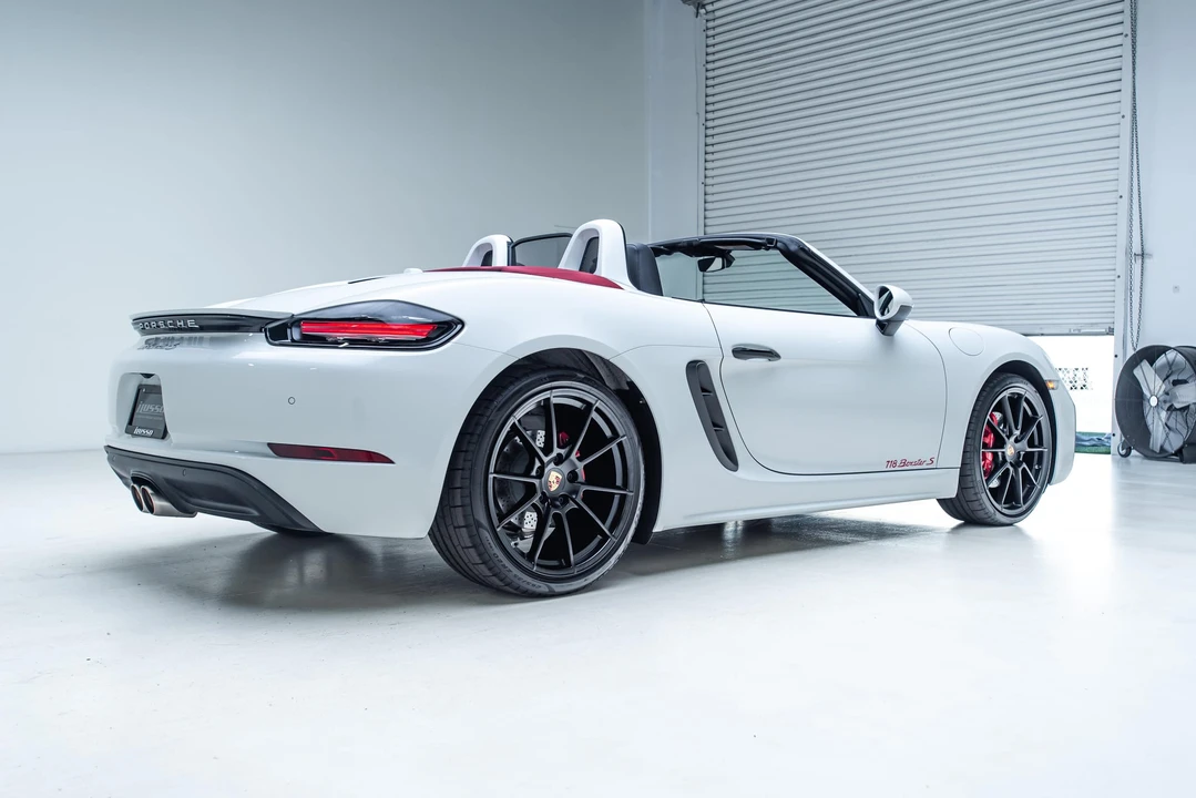 2024 Porsche 718 Boxster S - Image 9 of 31