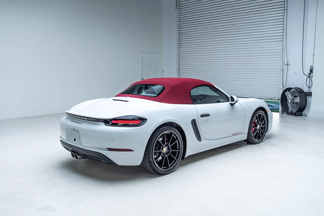 2024 Porsche 718 Boxster S - Image 17 of 31