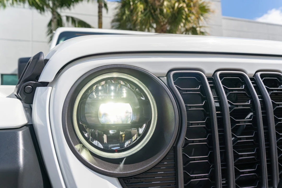 2024 Jeep JL Wrangler - Image 16 of 31